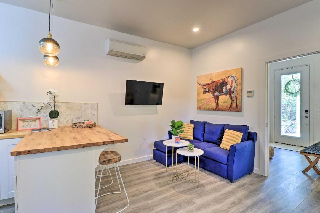Photo of Livingroom in Hudson Bend
