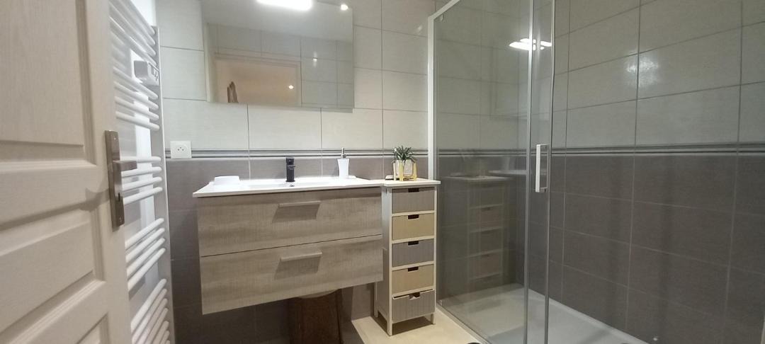 Photo of Bathroom in Seigny