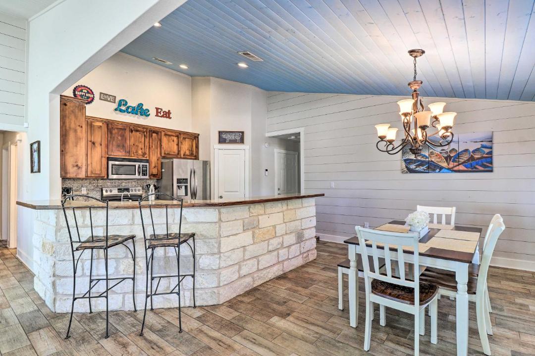 Photo of Kitchen in Silver Creek Village