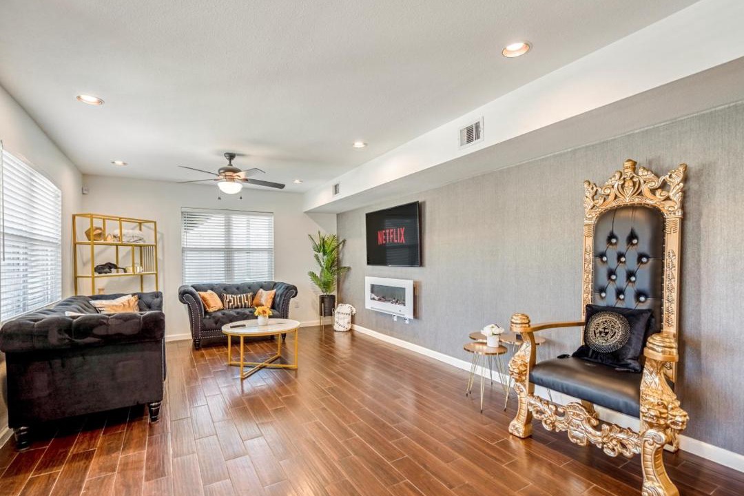 Photo of Livingroom in MacGregor