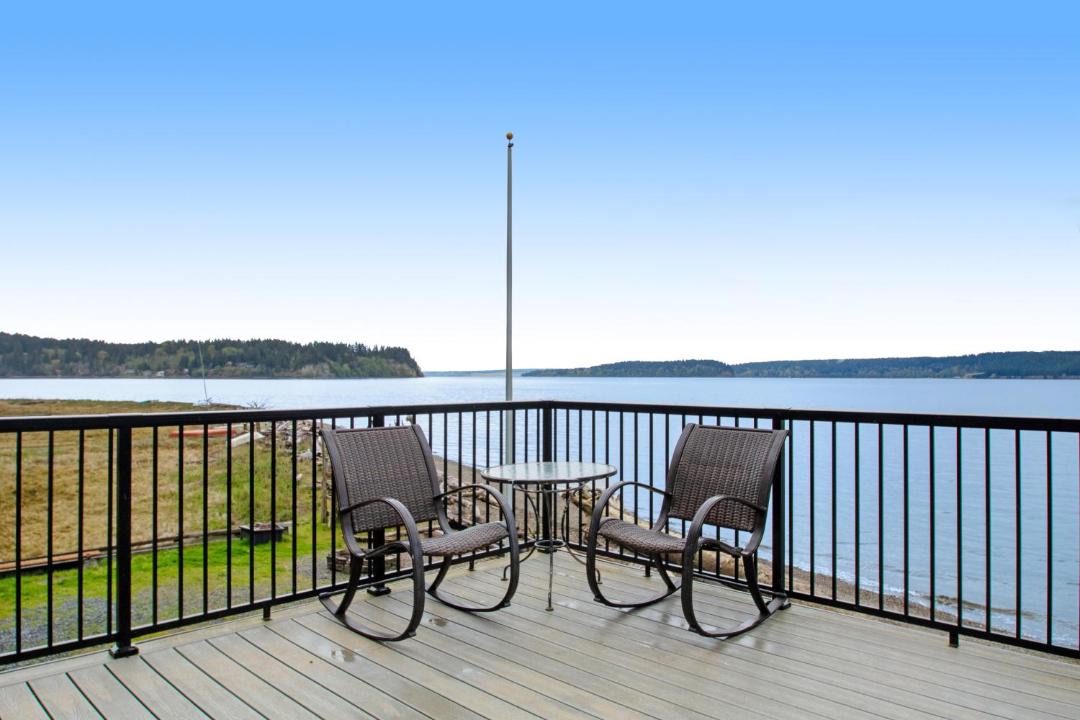 Photo of Patio Balcony in Anderson Island