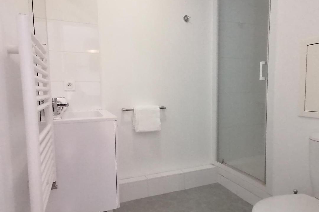 Photo of Bathroom in Republique - Les Ponts