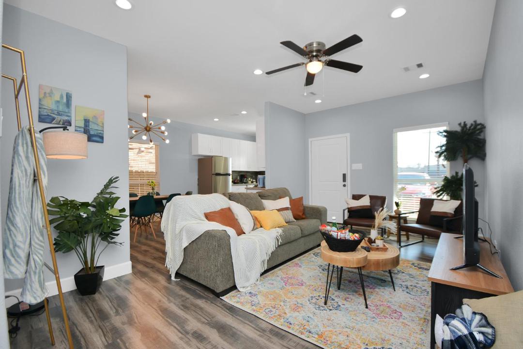 Photo of Livingroom in Southeast Houston