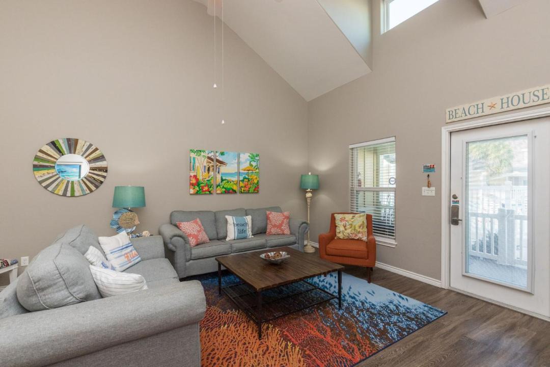 Photo of Livingroom in Corpus Christi