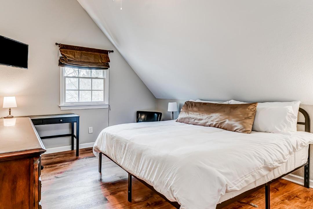 Photo of Bedroom in Helen