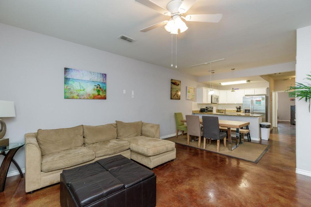 Photo of Livingroom in Corpus Christi