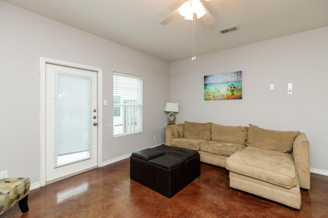 Photo of Livingroom in Corpus Christi