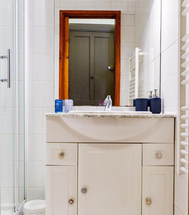 Photo of Bathroom in Moliere Vauban