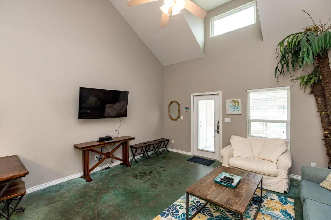 Photo of Livingroom in Corpus Christi