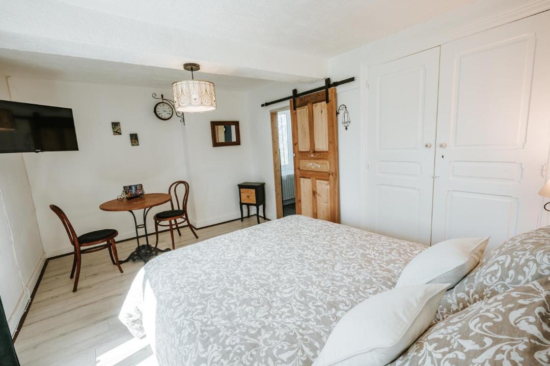 Photo of Bedroom in Tralaigues