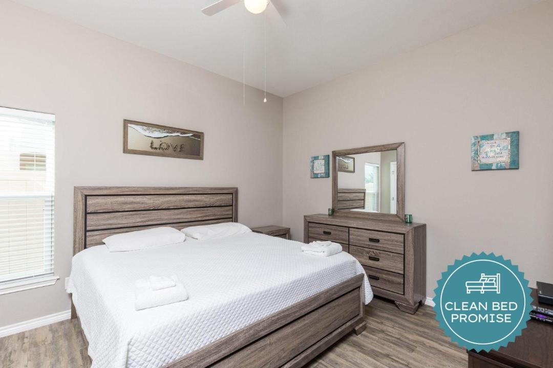 Photo of Bedroom in Corpus Christi