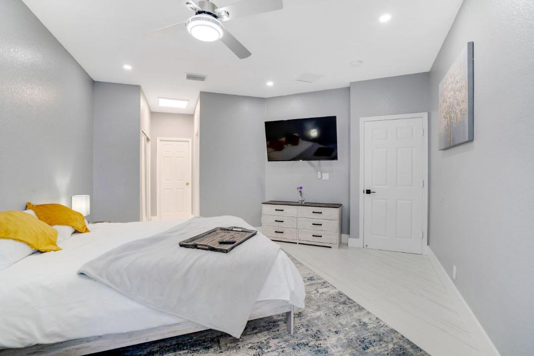 Photo of Bedroom in Lauderdale Lakes
