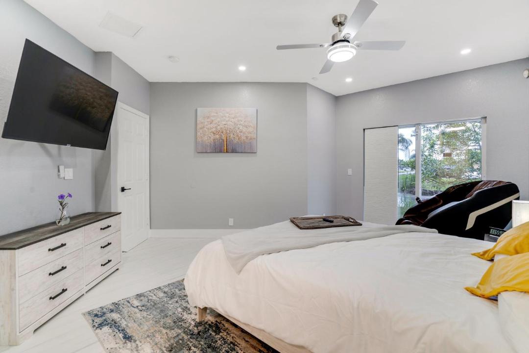 Photo of Bedroom in Lauderdale Lakes