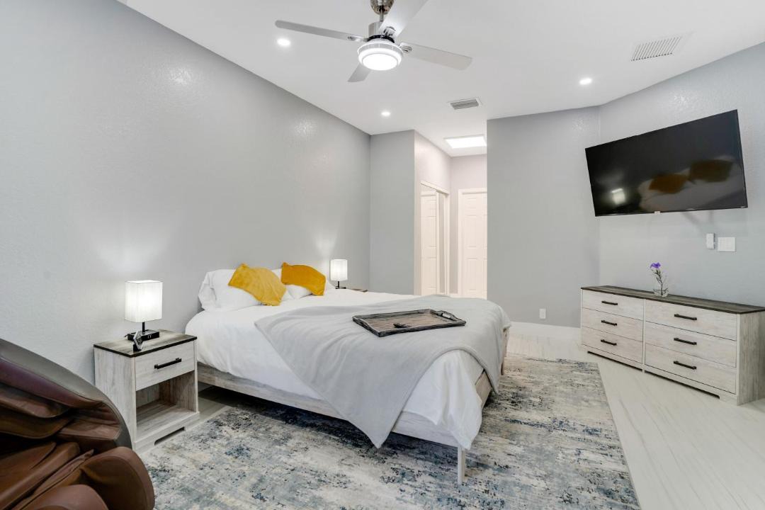 Photo of Bedroom in Lauderdale Lakes