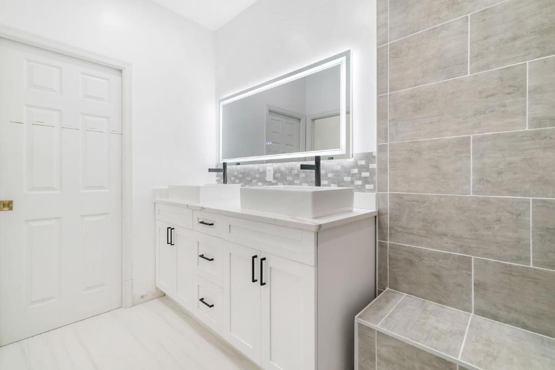 Photo of Bathroom in Lauderdale Lakes