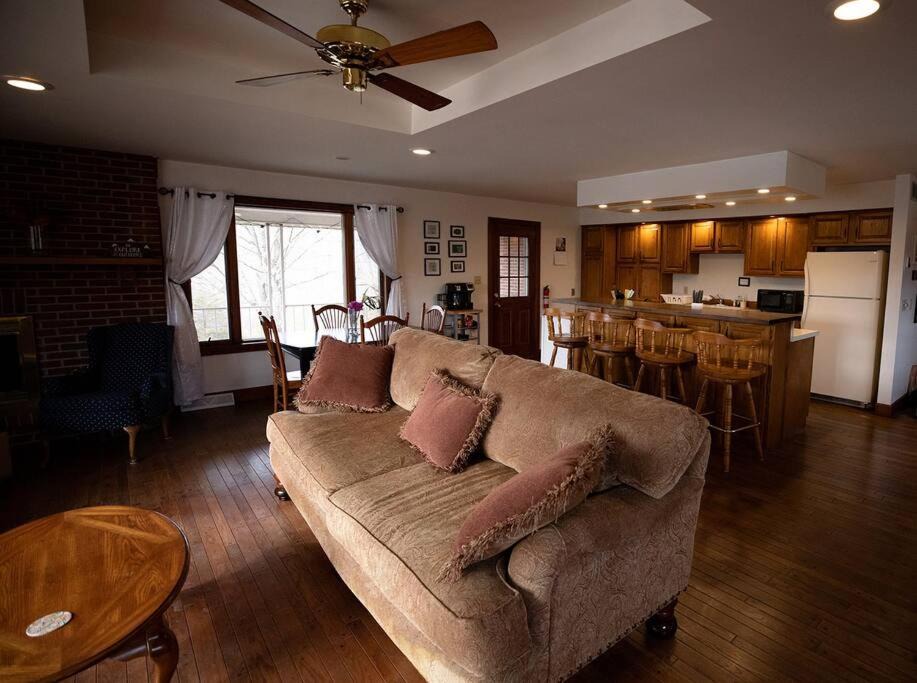 Photo of Livingroom in Beattyville