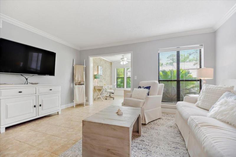 Photo of Livingroom in Saint Simons Heights