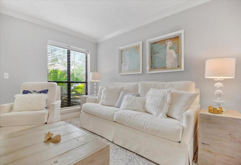 Photo of Livingroom in Saint Simons Heights