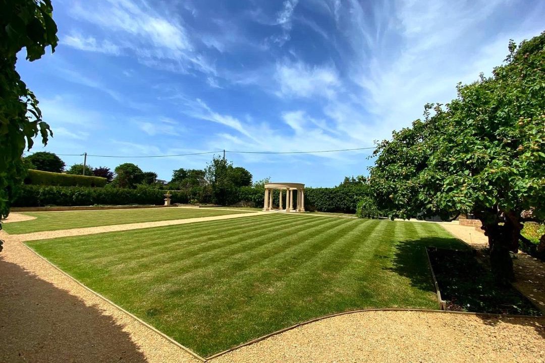 Photo of Others in Deal