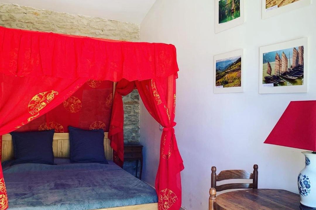 Photo of Others in Sance