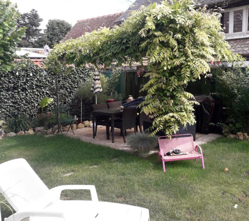 Photo of Others in Mereville