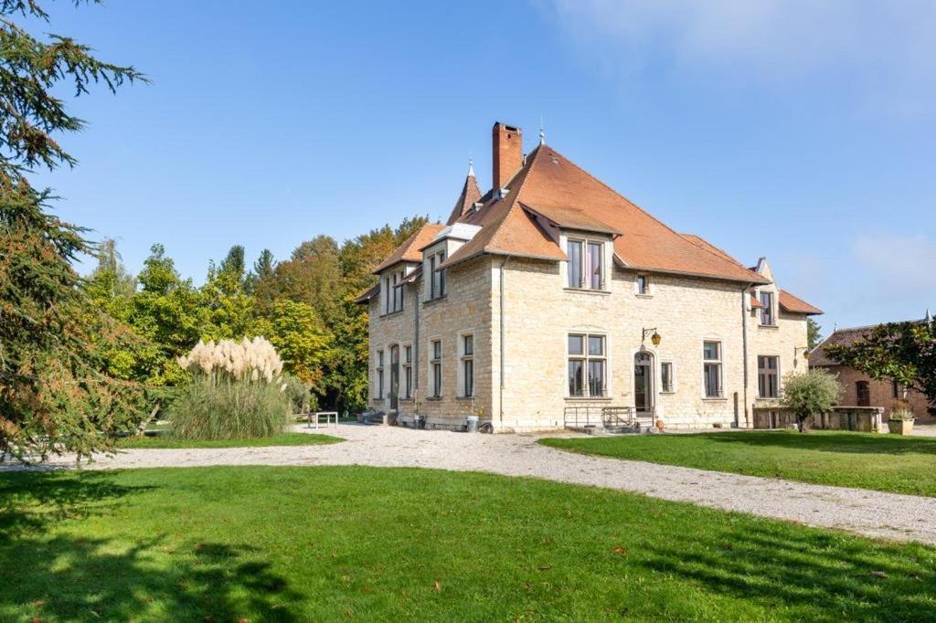 Photo of Buildings in Saint-Clair-de-la-Tour