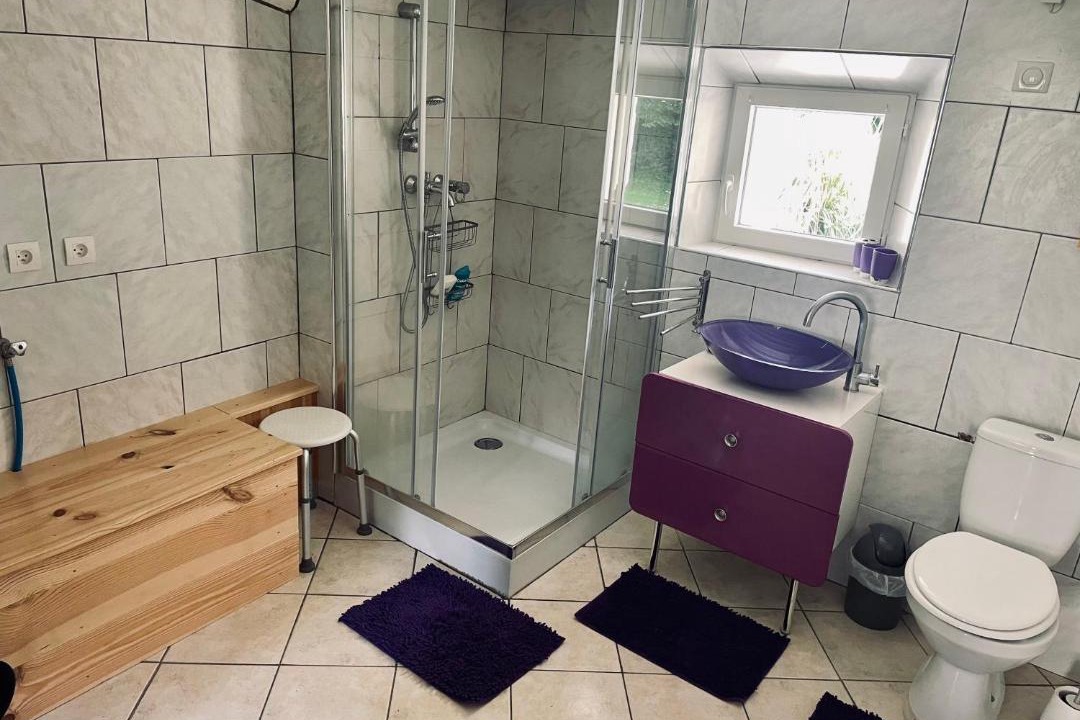 Photo of Bathroom in Tournebu