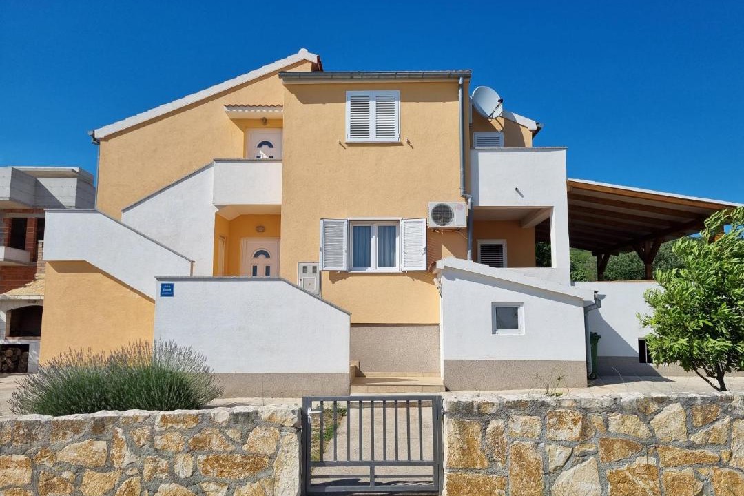 Photo of Buildings in Maslenica