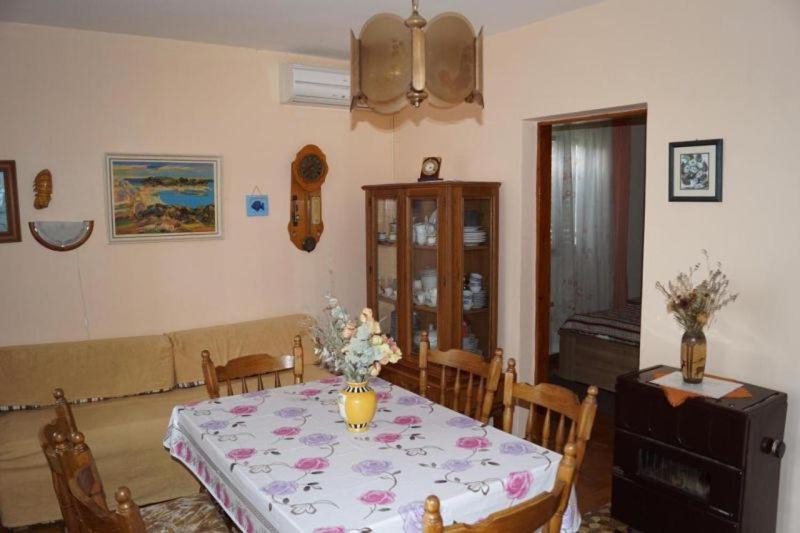 Photo of Others in Cres