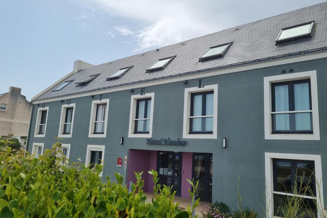 Photo of Others in Le Palais