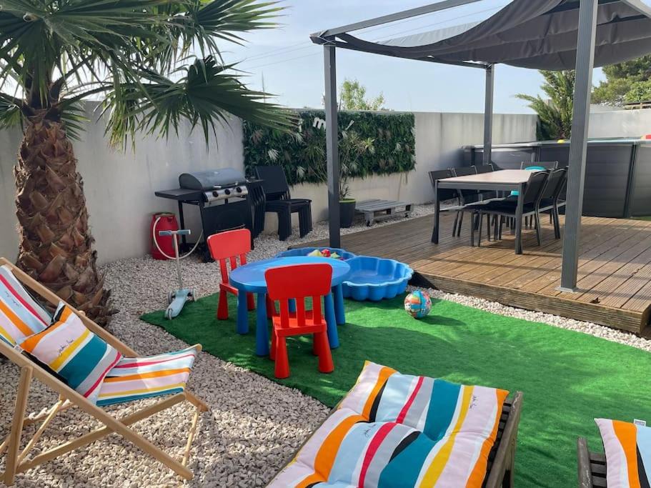 Photo of Patio Balcony in Saint-Aunes
