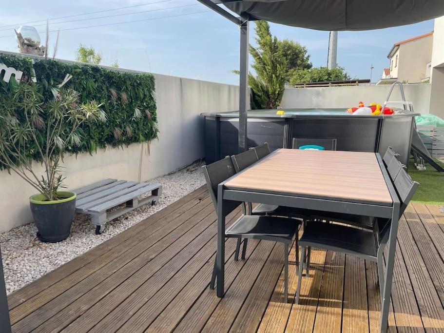 Photo of Patio Balcony in Saint-Aunes