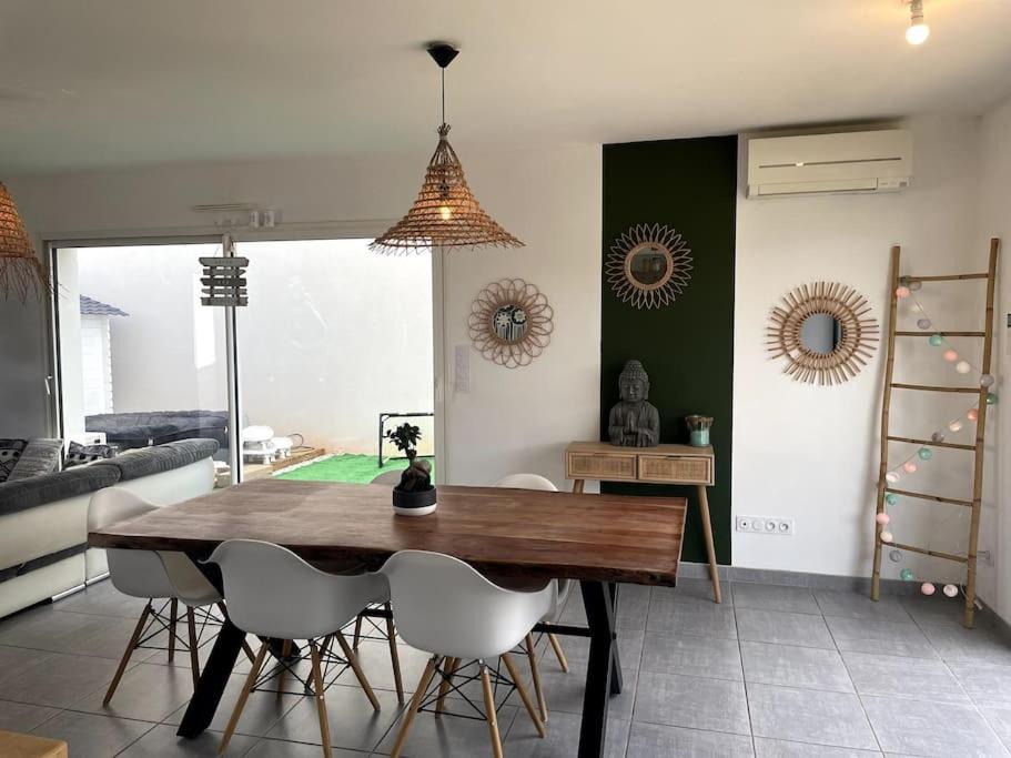 Photo of Livingroom in Saint-Aunes
