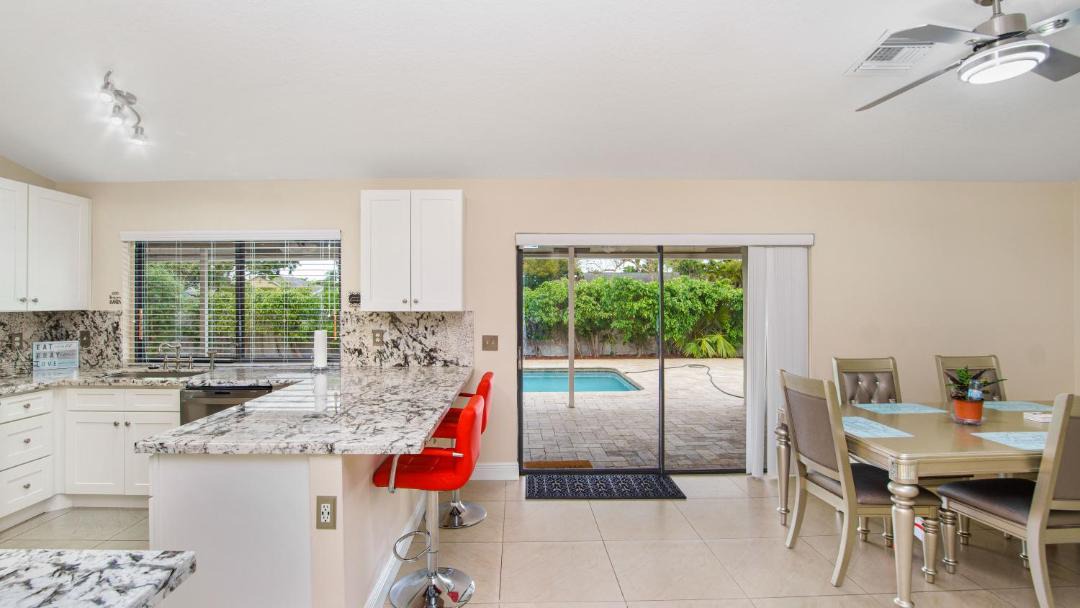 Photo of Livingroom in Sunrise