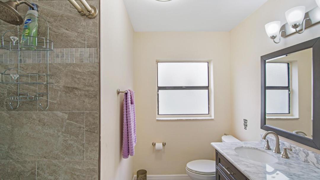 Photo of Bathroom in Sunrise