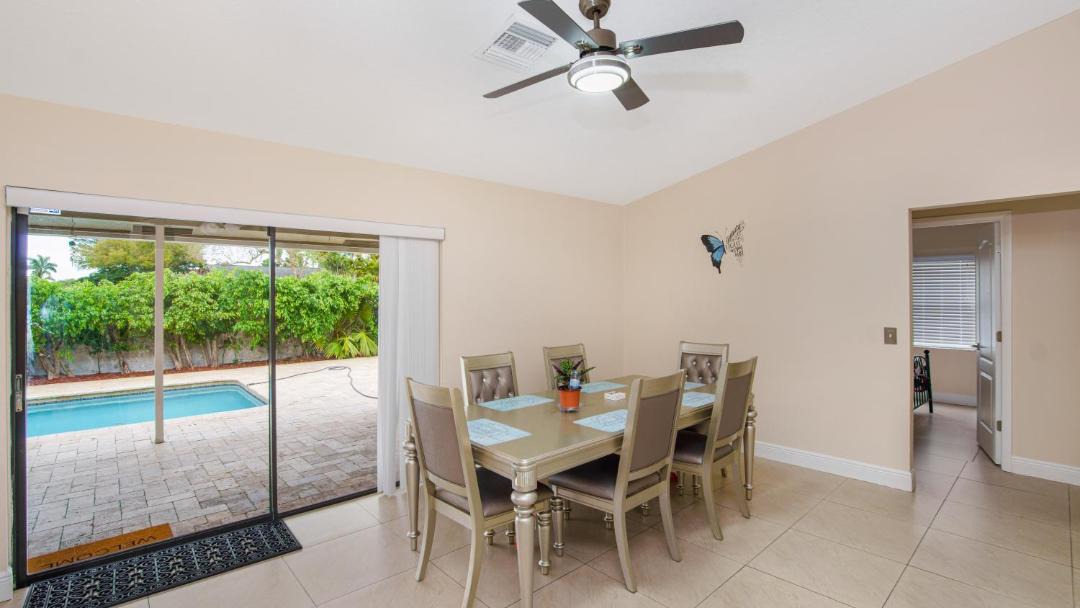 Photo of Livingroom in Sunrise