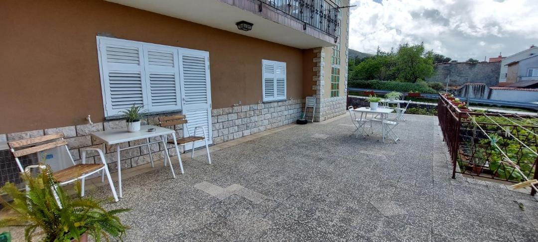 Photo of Others in Cres