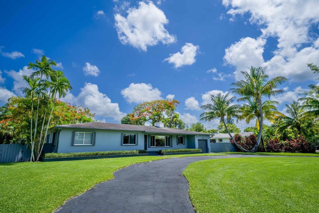 Photo of Buildings in Highland Garden