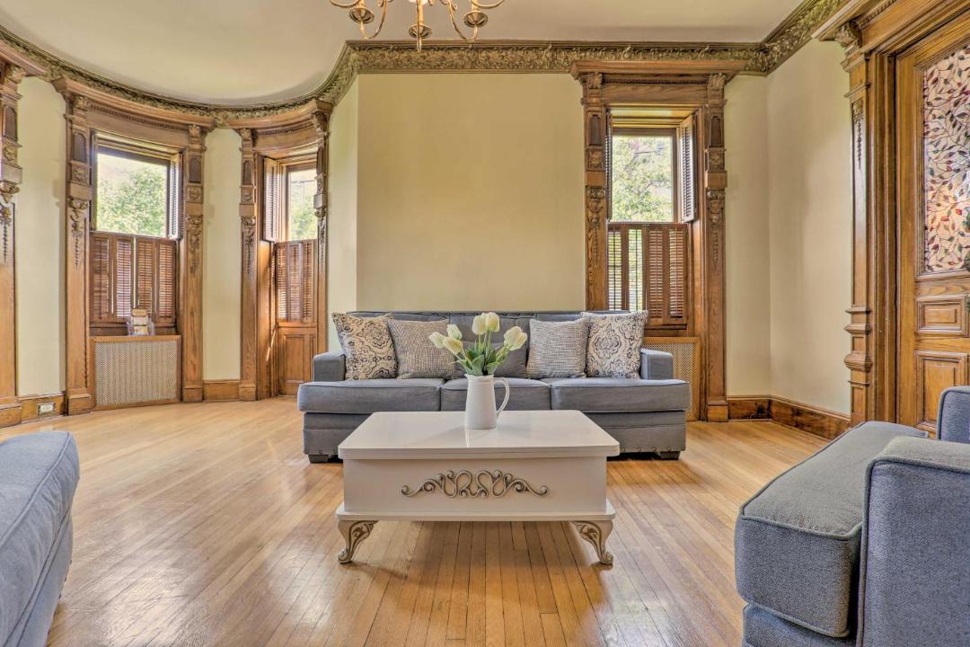 Photo of Livingroom in North Bergen