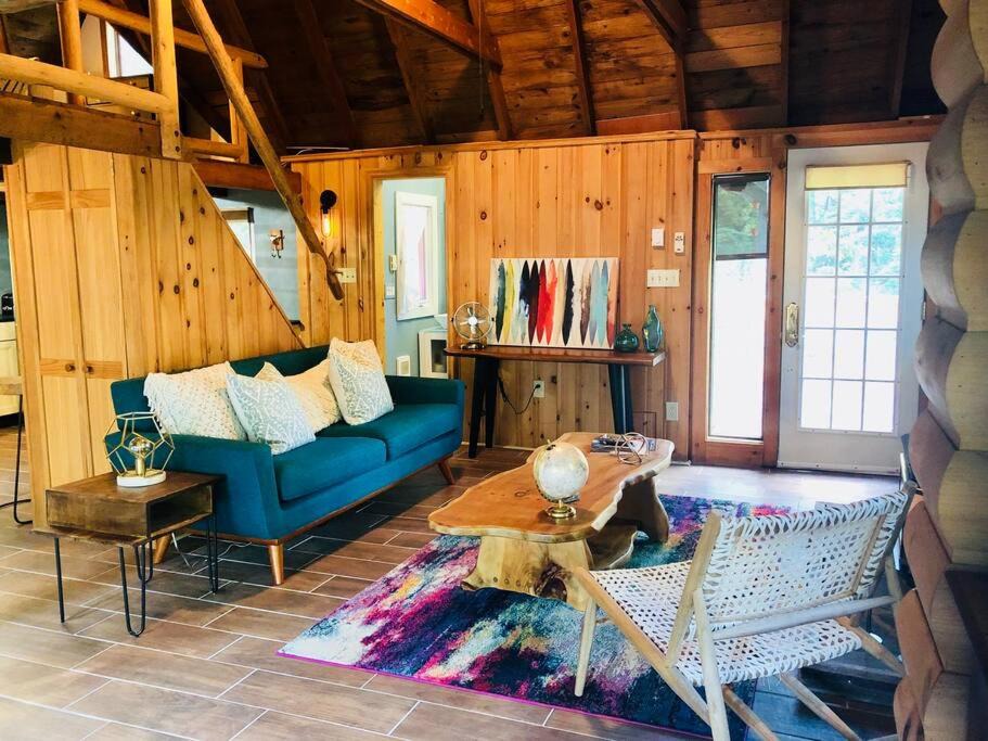 Photo of Livingroom in Layton