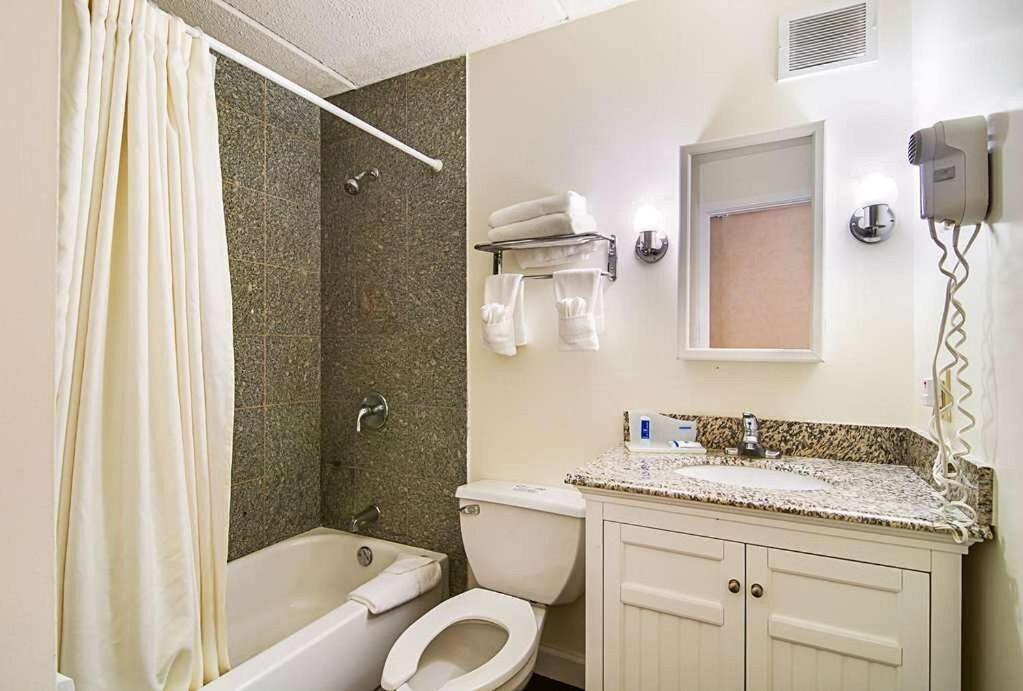 Photo of Bathroom in North Aurora