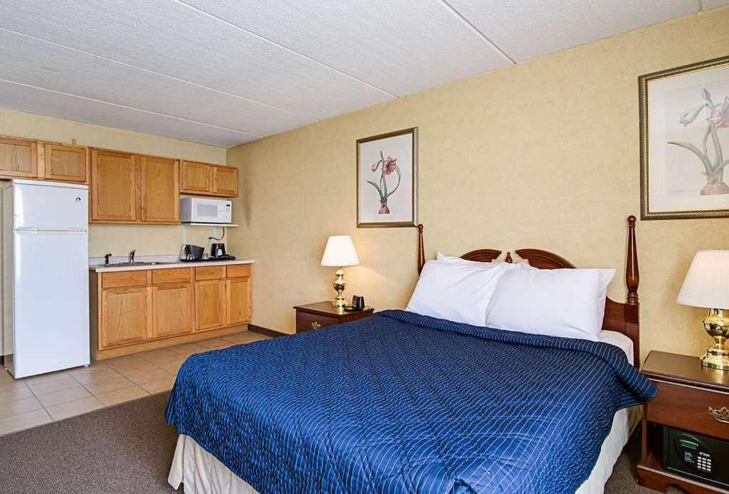 Photo of Bedroom in North Aurora