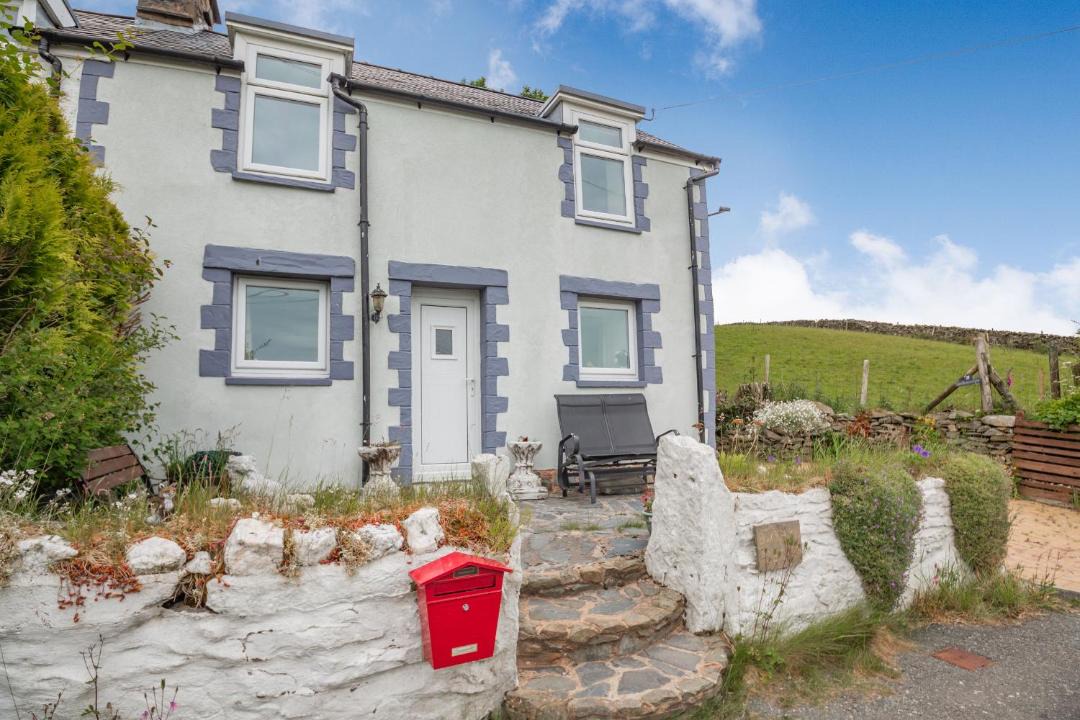 Photo of Buildings in Cwmtirmynach