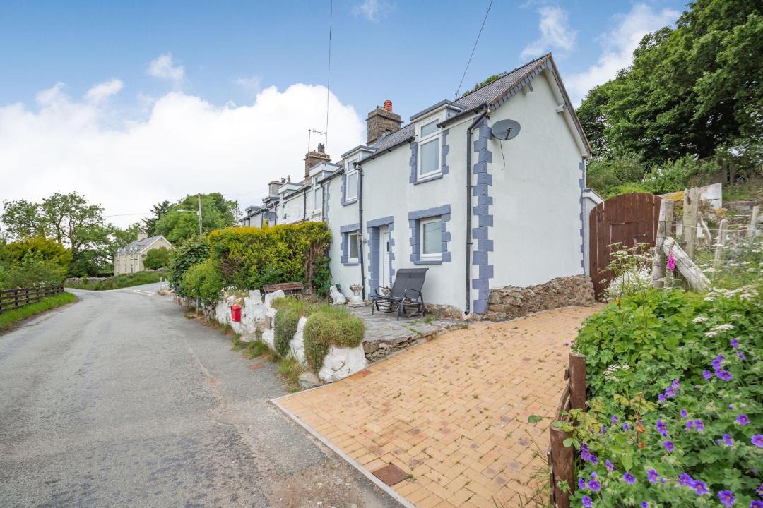 Photo of Buildings in Cwmtirmynach