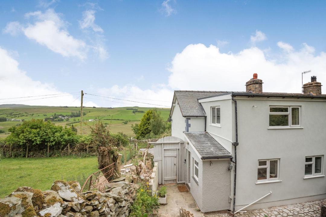 Photo of Buildings in Cwmtirmynach