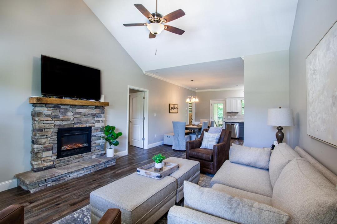 Photo of Livingroom in Townsend