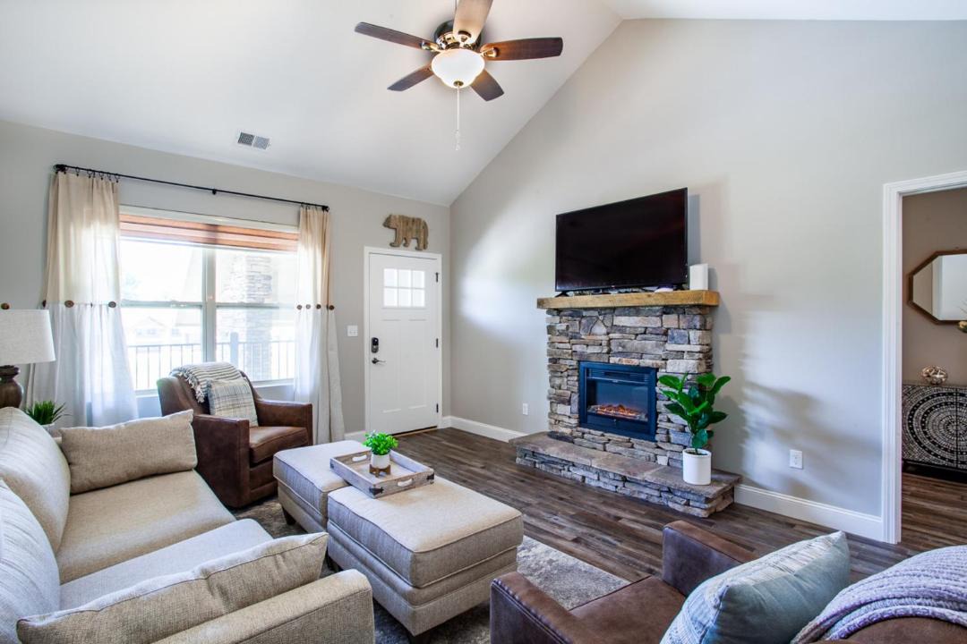 Photo of Livingroom in Townsend