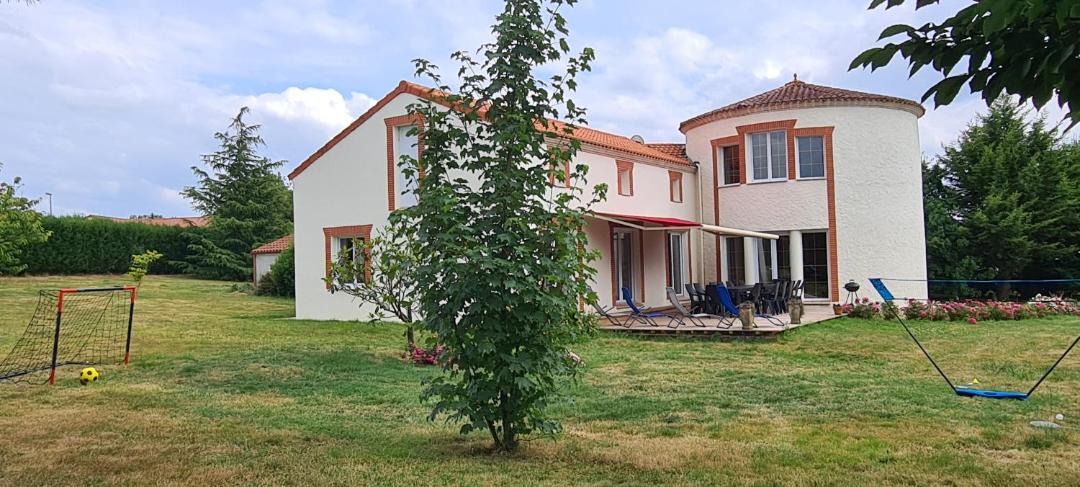 Photo of Others in Saint-Amand-sur-Sevre