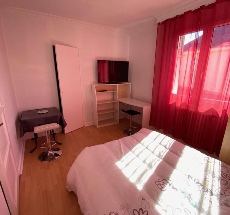 Photo of Bedroom in Saint-Nazaire
