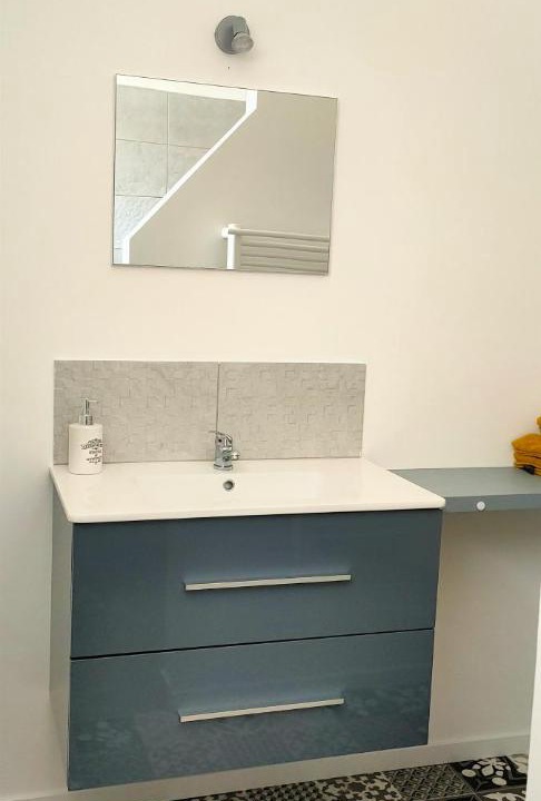 Photo of Others in Maillet